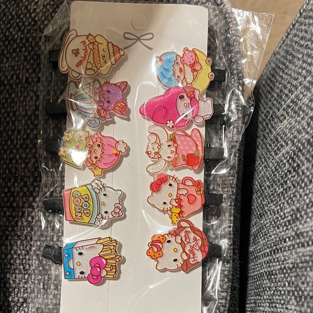 NWOT 10Pk Hello Kitty Themed Hair Clips